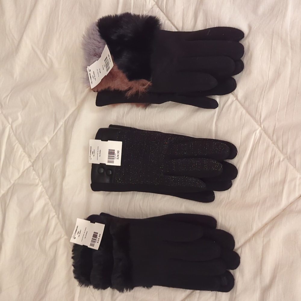 Elegant Black Fur-Trimmed Gloves